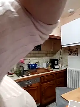 Snapshot of Sophierob1 chatting on October 13, 2025, 6:13 am Sophierob1 online show from October 13, 2025, 6:13 am