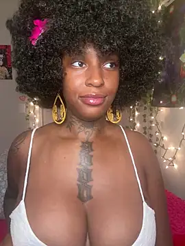 Snapshot of MistiSavannah chatting on June 14, 2026, 1:24 pm MistiSavannah online show from June 14, 2026, 1:24 pm