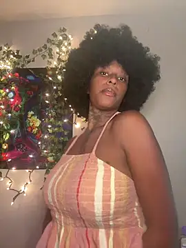 Snapshot of MistiSavannah chatting on June 26, 2026, 2:05 am MistiSavannah online show from June 26, 2026, 2:05 am