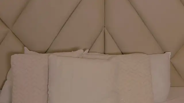 CharlotteeBrownn online show from July 3, 2026, 9:37 am