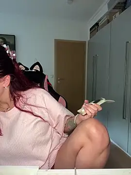 OliviaaFischer online show from April 19, 2026, 2:27 pm