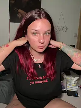 Snapshot of OliviaaFischer chatting on July 18, 2026, 12:20 pm OliviaaFischer online show from July 18, 2026, 12:20 pm