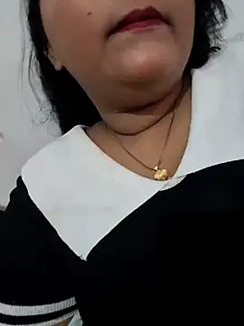 Komal-stream online show from September 18, 2025, 4:09 pm