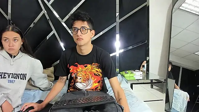 Noa Arez online show from January 18, 2026, 2:04 am