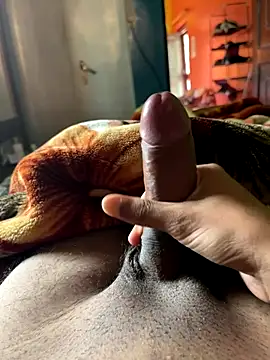 himanshhh03 online show from October 16, 2025, 8:04 am