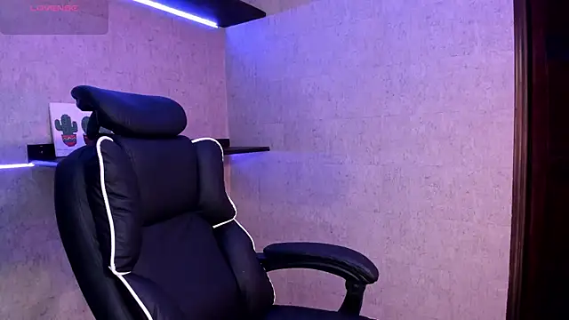 RenataLeclair online show from October 11, 2025, 4:49 pm