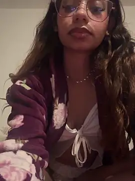 FadaPerigosa online show from May 26, 2026, 2:07 am