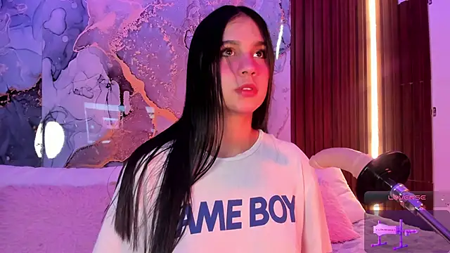 Emmiicute online show from October 16, 2025, 1:34 pm