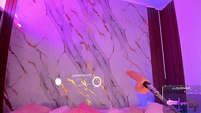 Emmiicute online show from January 7, 2026, 8:44 pm