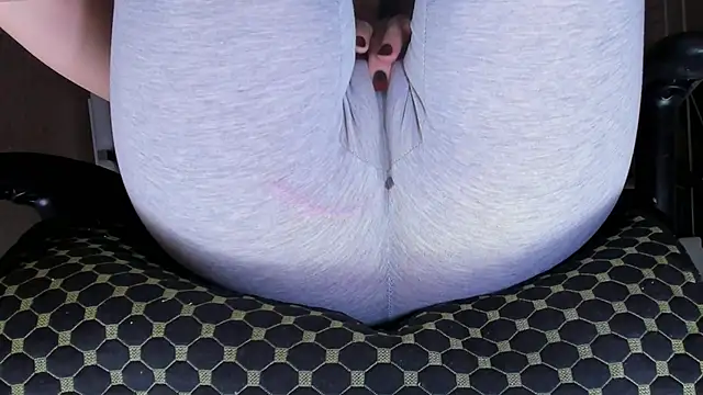 Snapshot of Cameltoe_squirt_inPants chatting on December 22, 2025, 9:28 am Cameltoe squirt inPants online show from December 22, 2025, 9:28 am