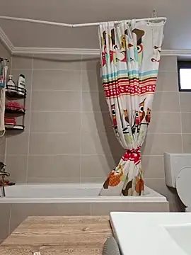 merlyn4 online show from November 5, 2025, 10:37 am