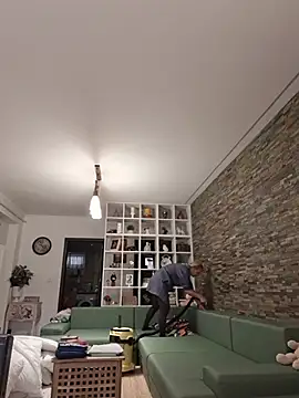 merlyn4 online show from November 12, 2025, 7:53 am