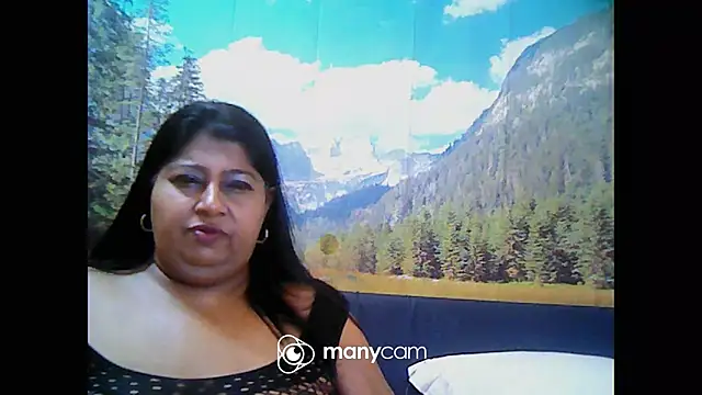Snapshot of indianhoney694u chatting on January 21, 2025, 11:24 am indianhoney694u online show from January 21, 2025, 11:24 am