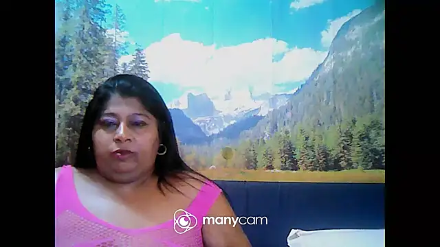 Snapshot of indianhoney694u chatting on January 23, 2025, 11:15 am indianhoney694u online show from January 23, 2025, 11:15 am