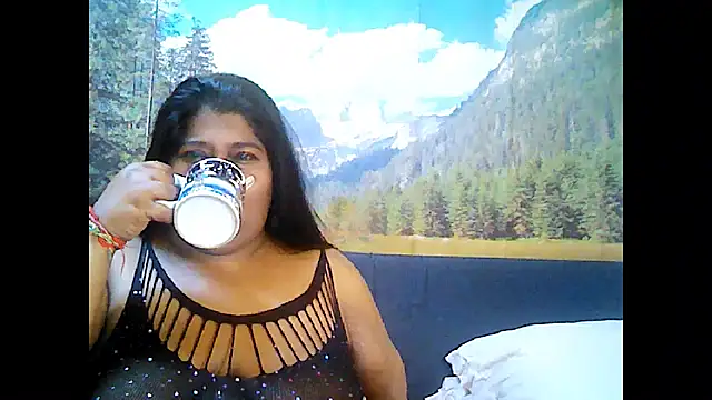 Snapshot of indianhoney694u chatting on October 7, 2025, 5:59 am indianhoney694u online show from October 7, 2025, 5:59 am