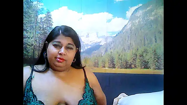 Snapshot of indianhoney694u chatting on October 14, 2025, 5:30 am indianhoney694u online show from October 14, 2025, 5:30 am