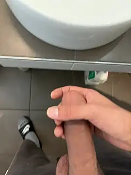 SergioGarcia93 online show from April 7, 2026, 10:09 pm