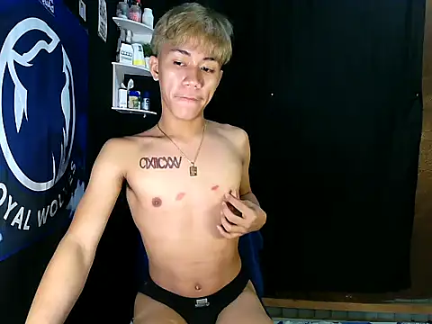 naughtyboyloy 0 online show from November 12, 2025, 7:24 pm