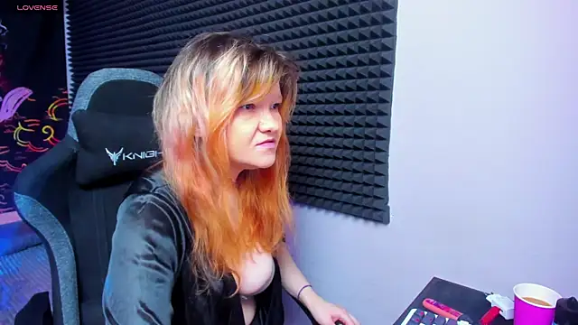 Nora lovvvv online show from October 3, 2025, 10:01 am