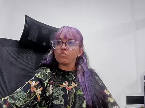 dalila macherano1 online show from September 8, 2025, 9:25 pm