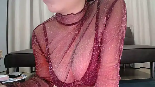 Snapshot of Liz_Hu chatting on December 3, 2024, 11:44 am Liz Hu online show from December 3, 2024, 11:44 am