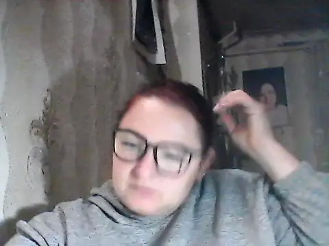 AngelQSky online show from September 25, 2025, 4:43 pm