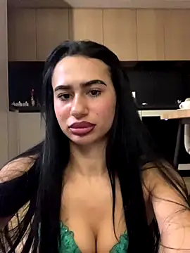 itsyourgirltee online show from November 16, 2025, 8:14 pm