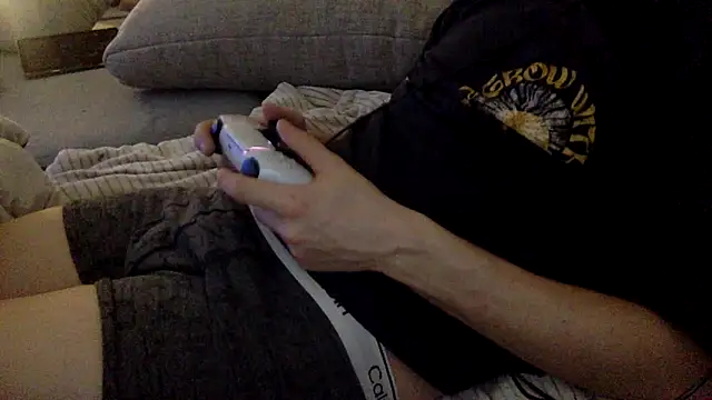 Breezydicksn online show from November 8, 2025, 5:18 am