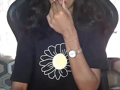 Richa Patel online show from November 6, 2025, 11:33 am