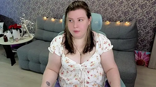 Lillit   online show from September 18, 2025, 8:33 pm