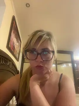 Snapshot of Crystal00Girl chatting on September 17, 2025, 9:16 pm Crystal00Girl online show from September 17, 2025, 9:16 pm