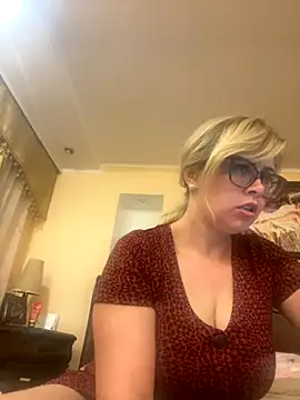 Snapshot of Crystal00Girl chatting on September 27, 2025, 8:47 pm Crystal00Girl online show from September 27, 2025, 8:47 pm