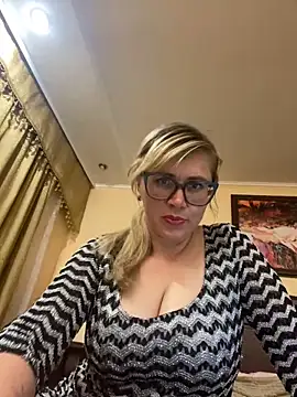 Snapshot of Crystal00Girl chatting on September 30, 2025, 8:58 pm Crystal00Girl online show from September 30, 2025, 8:58 pm