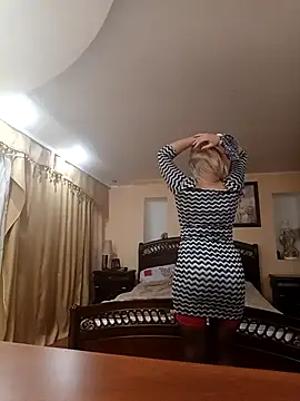 Snapshot of Crystal00Girl chatting on October 21, 2025, 8:42 pm Crystal00Girl online show from October 21, 2025, 8:42 pm