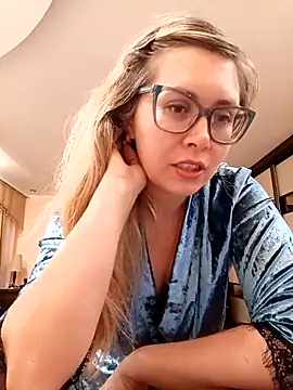 Snapshot of Crystal00Girl chatting on November 3, 2025, 8:54 pm Crystal00Girl online show from November 3, 2025, 8:54 pm