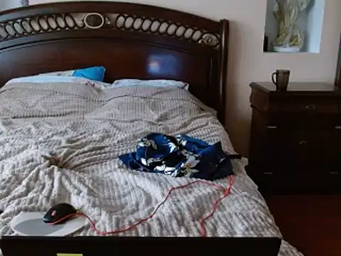 Snapshot of Crystal00Girl chatting on November 20, 2025, 12:27 pm Crystal00Girl online show from November 20, 2025, 12:27 pm