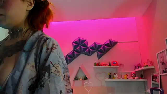 Snapshot of dreamleah_ chatting on July 2, 2026, 9:32 pm dreamleah online show from July 2, 2026, 9:32 pm