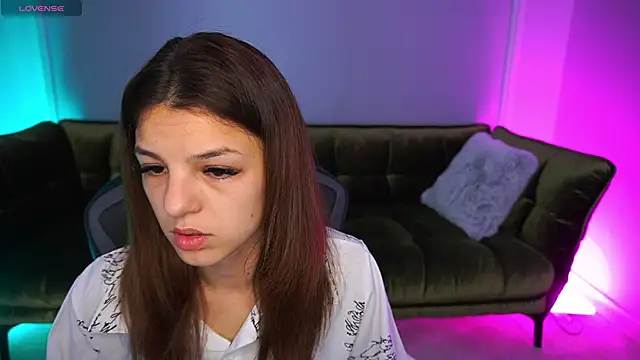 AnitaBambie online show from October 13, 2025, 6:13 am