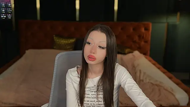 Naomi 054 online show from October 3, 2025, 3:09 pm