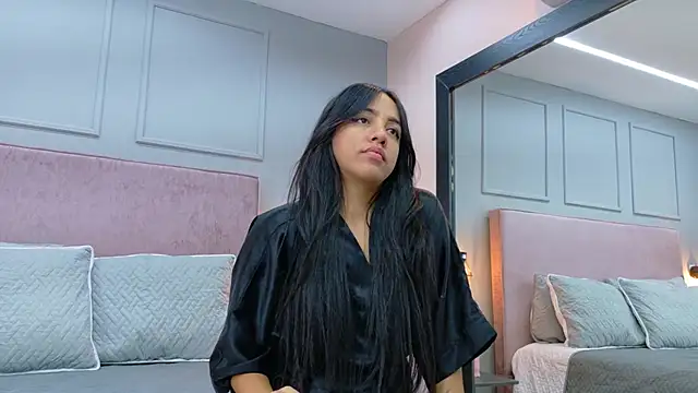 Camila Hill  online show from February 28, 2026, 5:25 pm