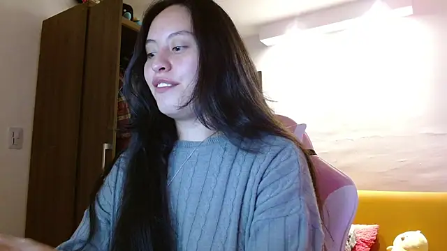 madissooon   online show from November 13, 2025, 4:11 am