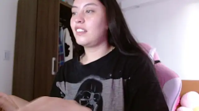 madissooon   online show from November 21, 2025, 7:23 pm