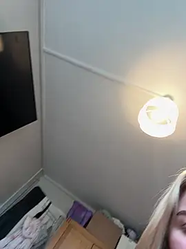 Snapshot of Layla_20_ chatting on November 27, 2025, 2:08 pm Layla 20 online show from November 27, 2025, 2:08 pm