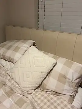 Snapshot of Layla_20_ chatting on January 14, 2026, 8:47 pm Layla 20 online show from January 14, 2026, 8:47 pm