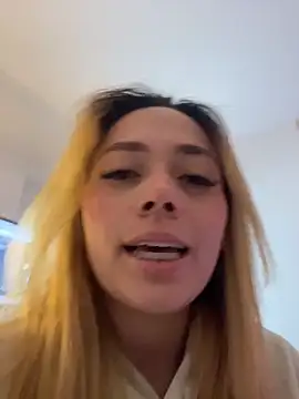 LanaMills  online show from February 17, 2026, 5:15 am