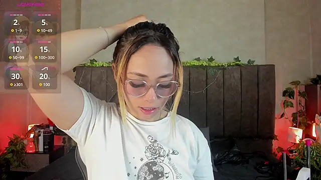 LanaMills  online show from March 23, 2026, 5:55 am