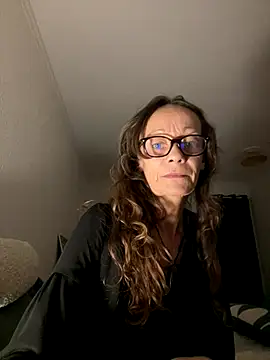 Chris06d22xh online show from September 25, 2025, 6:22 pm