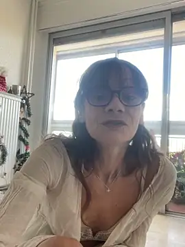 Chris06d22xh online show from November 26, 2025, 2:07 pm