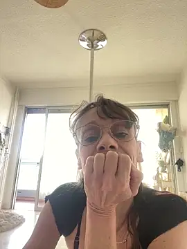 Snapshot of Chris06d22@xh chatting on May 2, 2026, 2:33 pm Chris06d22xh online show from May 2, 2026, 2:33 pm