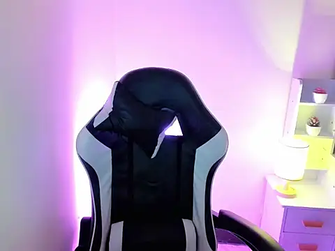 bigcocknathalie69 online show from September 15, 2025, 8:25 am